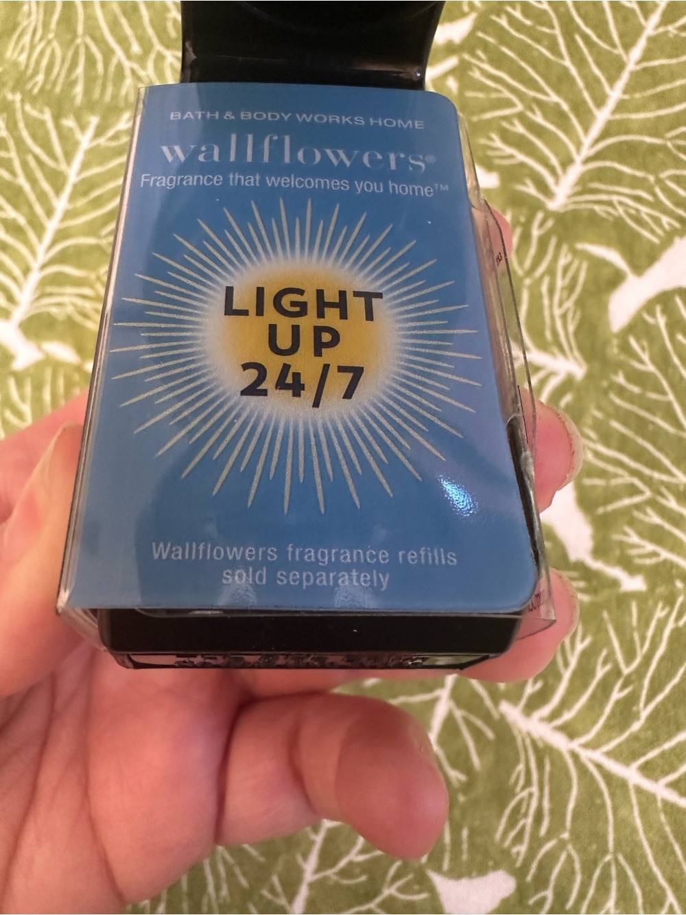 Bath and Body Works Wallflower Diffuser  Purple Aurora Gems - Picture 4 of 4